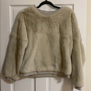 Rabbit Pologeorgis sweater